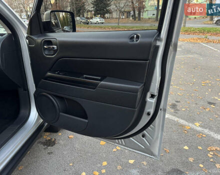 Сірий Джип Patriot, об'ємом двигуна 2.4 л та пробігом 133 тис. км за 9777 $, фото 69 на Automoto.ua