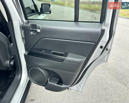 Сірий Джип Patriot, об'ємом двигуна 2.4 л та пробігом 212 тис. км за 8999 $, фото 49 на Automoto.ua