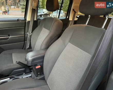 Сірий Джип Patriot, об'ємом двигуна 2.4 л та пробігом 133 тис. км за 9777 $, фото 47 на Automoto.ua