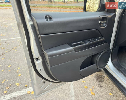 Сірий Джип Patriot, об'ємом двигуна 2.4 л та пробігом 133 тис. км за 9777 $, фото 42 на Automoto.ua