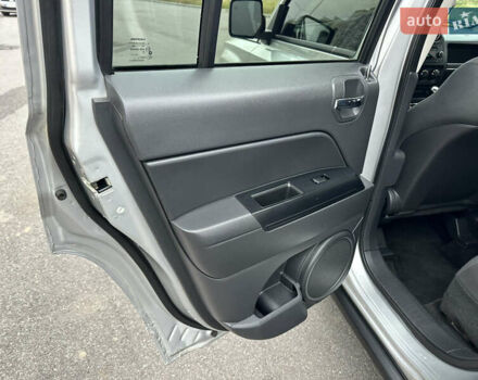 Сірий Джип Patriot, об'ємом двигуна 2.4 л та пробігом 212 тис. км за 8999 $, фото 44 на Automoto.ua