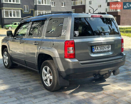 Серый Джип Патриот, объемом двигателя 2 л и пробегом 111 тыс. км за 10000 $, фото 3 на Automoto.ua