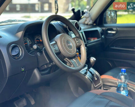 Серый Джип Патриот, объемом двигателя 2 л и пробегом 111 тыс. км за 10000 $, фото 9 на Automoto.ua