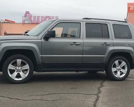 Серый Джип Патриот, объемом двигателя 2.36 л и пробегом 145 тыс. км за 8000 $, фото 4 на Automoto.ua