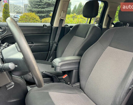 Серый Джип Патриот, объемом двигателя 2.4 л и пробегом 153 тыс. км за 10300 $, фото 8 на Automoto.ua