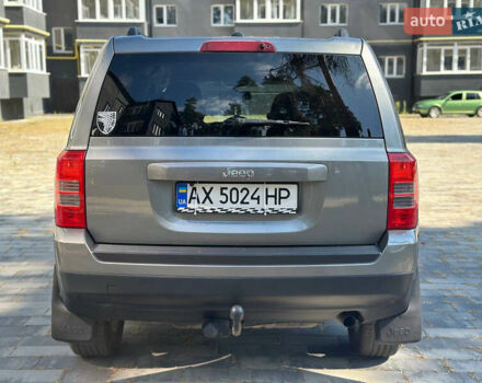 Серый Джип Патриот, объемом двигателя 2 л и пробегом 111 тыс. км за 10000 $, фото 4 на Automoto.ua