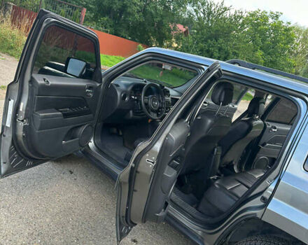 Сірий Джип Patriot, об'ємом двигуна 2.36 л та пробігом 167 тис. км за 10500 $, фото 4 на Automoto.ua