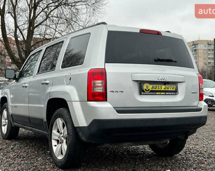 Серый Джип Патриот, объемом двигателя 2.36 л и пробегом 185 тыс. км за 9300 $, фото 3 на Automoto.ua