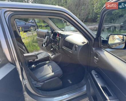 Серый Джип Патриот, объемом двигателя 2.36 л и пробегом 250 тыс. км за 9100 $, фото 12 на Automoto.ua