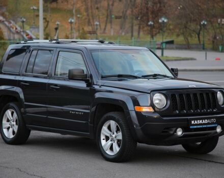 Серый Джип Патриот, объемом двигателя 2.4 л и пробегом 230 тыс. км за 9600 $, фото 2 на Automoto.ua