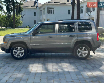 Серый Джип Патриот, объемом двигателя 2 л и пробегом 111 тыс. км за 10000 $, фото 2 на Automoto.ua