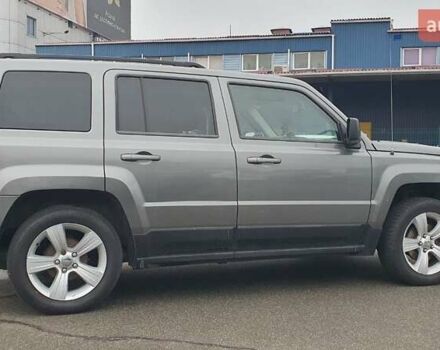 Серый Джип Патриот, объемом двигателя 2.36 л и пробегом 145 тыс. км за 8000 $, фото 5 на Automoto.ua