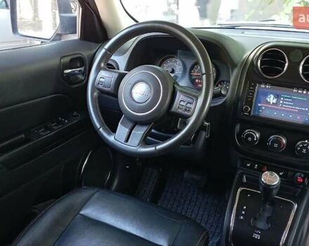 Серый Джип Патриот, объемом двигателя 2.4 л и пробегом 214 тыс. км за 9999 $, фото 12 на Automoto.ua