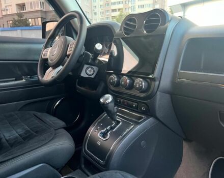 Сірий Джип Patriot, об'ємом двигуна 2.4 л та пробігом 165 тис. км за 10990 $, фото 26 на Automoto.ua