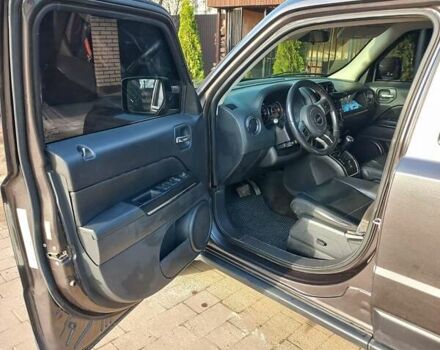 Сірий Джип Patriot, об'ємом двигуна 2.36 л та пробігом 160 тис. км за 11500 $, фото 10 на Automoto.ua