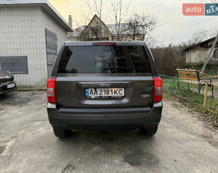 Серый Джип Патриот, объемом двигателя 2 л и пробегом 118 тыс. км за 9000 $, фото 6 на Automoto.ua