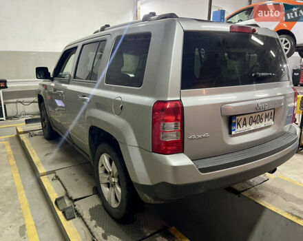 Серый Джип Патриот, объемом двигателя 2.36 л и пробегом 117 тыс. км за 8500 $, фото 4 на Automoto.ua