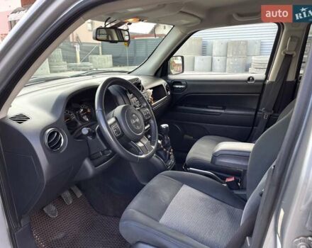 Серый Джип Патриот, объемом двигателя 2 л и пробегом 172 тыс. км за 8900 $, фото 5 на Automoto.ua