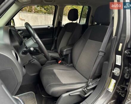 Серый Джип Патриот, объемом двигателя 2.36 л и пробегом 122 тыс. км за 10990 $, фото 9 на Automoto.ua