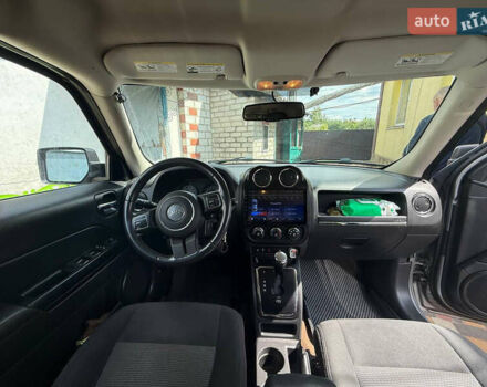 Серый Джип Патриот, объемом двигателя 2.36 л и пробегом 134 тыс. км за 10000 $, фото 3 на Automoto.ua