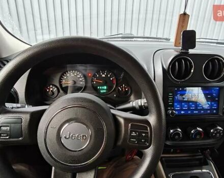 Серый Джип Патриот, объемом двигателя 2.36 л и пробегом 160 тыс. км за 8400 $, фото 2 на Automoto.ua