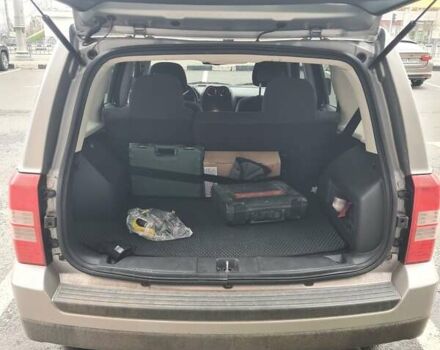 Сірий Джип Patriot, об'ємом двигуна 2.36 л та пробігом 200 тис. км за 10000 $, фото 21 на Automoto.ua