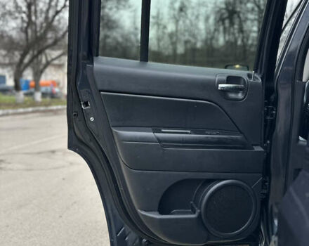 Серый Джип Патриот, объемом двигателя 2.36 л и пробегом 120 тыс. км за 11000 $, фото 11 на Automoto.ua