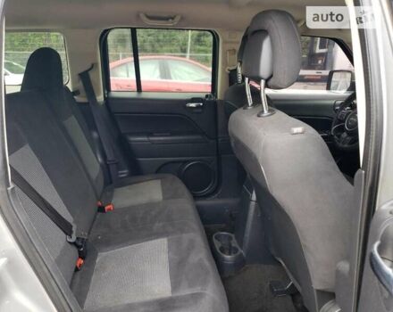 Серый Джип Патриот, объемом двигателя 2.36 л и пробегом 165 тыс. км за 2000 $, фото 9 на Automoto.ua