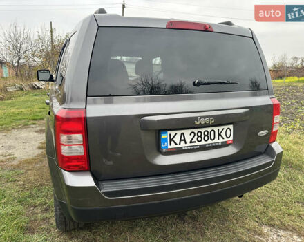 Серый Джип Патриот, объемом двигателя 2.36 л и пробегом 174 тыс. км за 8500 $, фото 3 на Automoto.ua