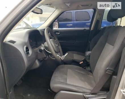 Серый Джип Патриот, объемом двигателя 2.36 л и пробегом 165 тыс. км за 2000 $, фото 6 на Automoto.ua