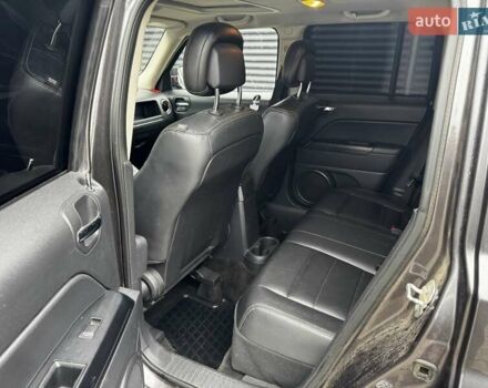 Серый Джип Патриот, объемом двигателя 2.36 л и пробегом 213 тыс. км за 9800 $, фото 11 на Automoto.ua