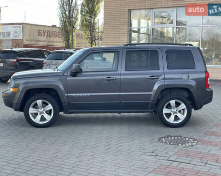 Серый Джип Патриот, объемом двигателя 2.36 л и пробегом 161 тыс. км за 9950 $, фото 2 на Automoto.ua