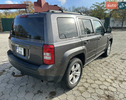 Серый Джип Патриот, объемом двигателя 2.36 л и пробегом 230 тыс. км за 9000 $, фото 5 на Automoto.ua