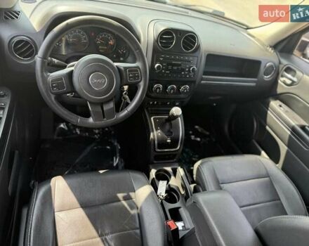 Серый Джип Патриот, объемом двигателя 2.36 л и пробегом 73 тыс. км за 1500 $, фото 9 на Automoto.ua