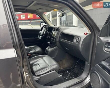 Серый Джип Патриот, объемом двигателя 2.36 л и пробегом 213 тыс. км за 9800 $, фото 13 на Automoto.ua