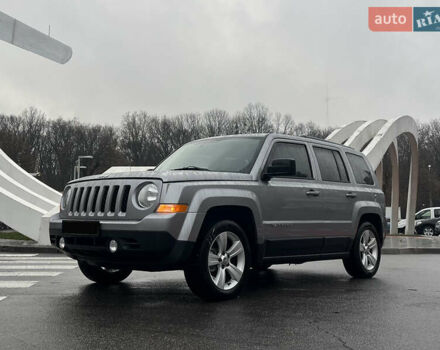 Серый Джип Патриот, объемом двигателя 2 л и пробегом 200 тыс. км за 9999 $, фото 1 на Automoto.ua