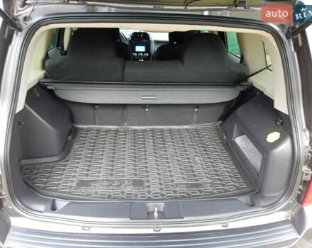 Серый Джип Патриот, объемом двигателя 2.36 л и пробегом 125 тыс. км за 11800 $, фото 6 на Automoto.ua