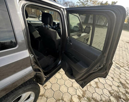 Серый Джип Патриот, объемом двигателя 2.36 л и пробегом 230 тыс. км за 9000 $, фото 15 на Automoto.ua