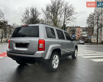 Серый Джип Патриот, объемом двигателя 2 л и пробегом 200 тыс. км за 9999 $, фото 3 на Automoto.ua