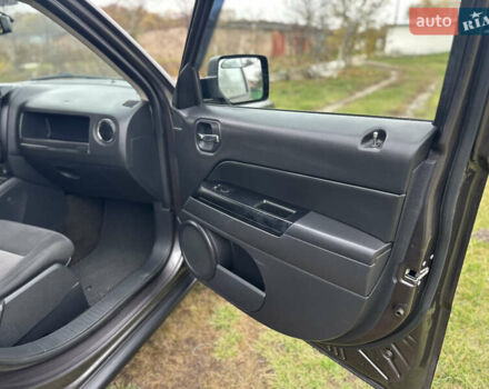 Серый Джип Патриот, объемом двигателя 2.36 л и пробегом 174 тыс. км за 8500 $, фото 17 на Automoto.ua