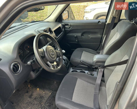 Серый Джип Патриот, объемом двигателя 2.36 л и пробегом 160 тыс. км за 10000 $, фото 6 на Automoto.ua