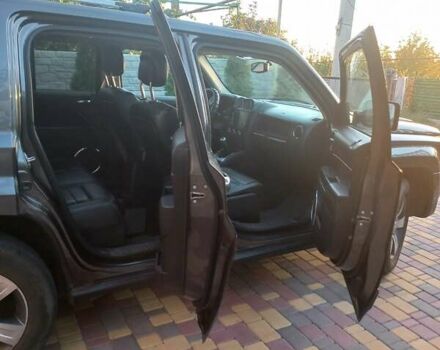 Серый Джип Патриот, объемом двигателя 2.36 л и пробегом 83 тыс. км за 11800 $, фото 2 на Automoto.ua