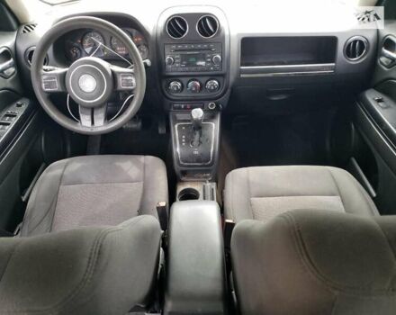 Серый Джип Патриот, объемом двигателя 2.36 л и пробегом 165 тыс. км за 2000 $, фото 7 на Automoto.ua