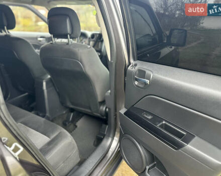 Серый Джип Патриот, объемом двигателя 2.36 л и пробегом 174 тыс. км за 8500 $, фото 15 на Automoto.ua