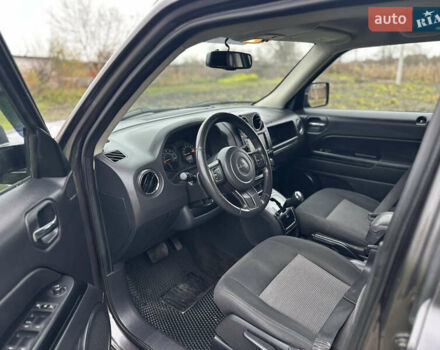 Серый Джип Патриот, объемом двигателя 2.36 л и пробегом 174 тыс. км за 8500 $, фото 12 на Automoto.ua