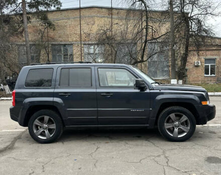 Серый Джип Патриот, объемом двигателя 2.36 л и пробегом 120 тыс. км за 11000 $, фото 1 на Automoto.ua