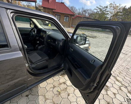 Серый Джип Патриот, объемом двигателя 2.36 л и пробегом 230 тыс. км за 9000 $, фото 16 на Automoto.ua