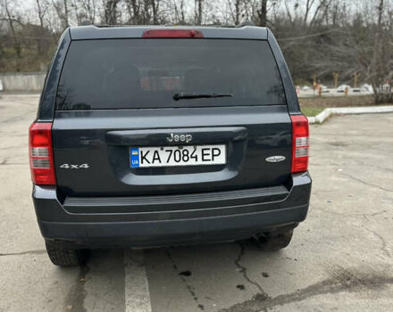 Серый Джип Патриот, объемом двигателя 2.36 л и пробегом 120 тыс. км за 11000 $, фото 3 на Automoto.ua