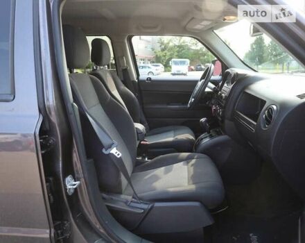 Сірий Джип Patriot, об'ємом двигуна 2.36 л та пробігом 99 тис. км за 1500 $, фото 13 на Automoto.ua