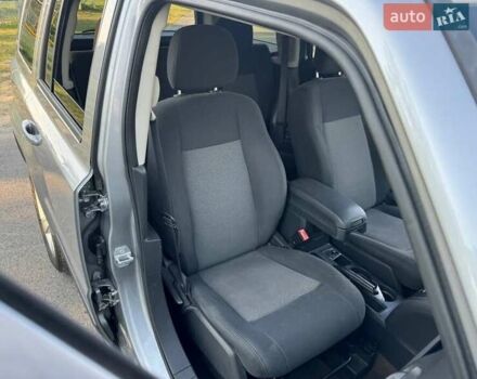 Серый Джип Патриот, объемом двигателя 2.36 л и пробегом 122 тыс. км за 9000 $, фото 3 на Automoto.ua